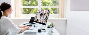 woman training online